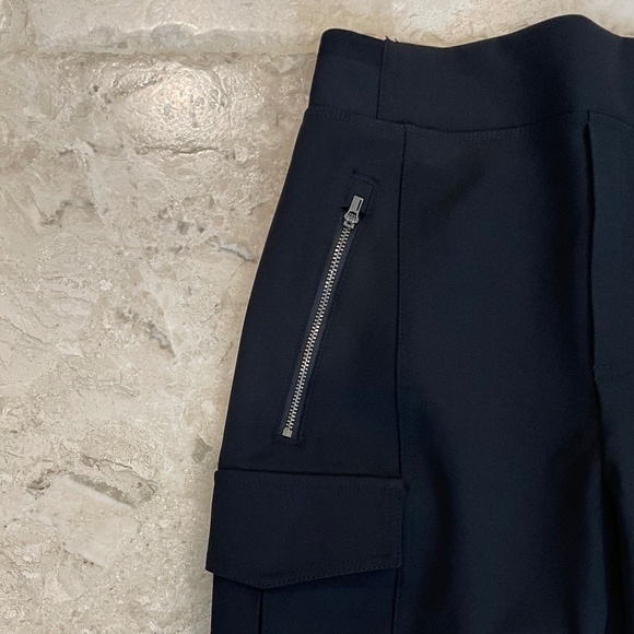 NWT Athleta Black Endless High Rise Cargo Pant (Size 0) - Picture 7 of 12
